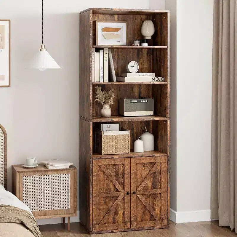 Bibliothèque de ferme avec portes, armoire de rangement et de présentation rustique marron de 71" de hauteur à 6 étagères pour le bureau à domicile et le salon